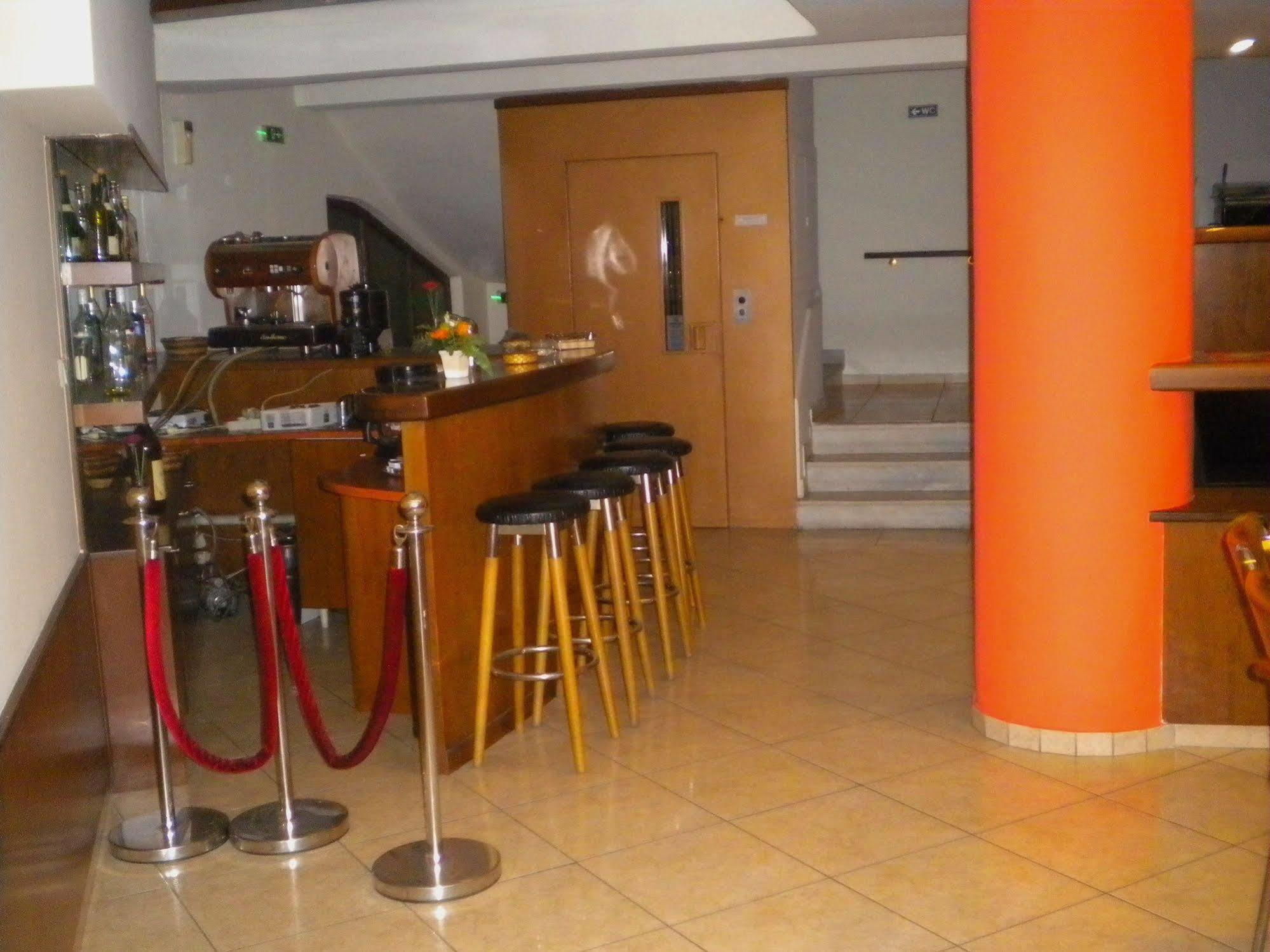 Athens Moka Hotel ภายนอก รูปภาพ